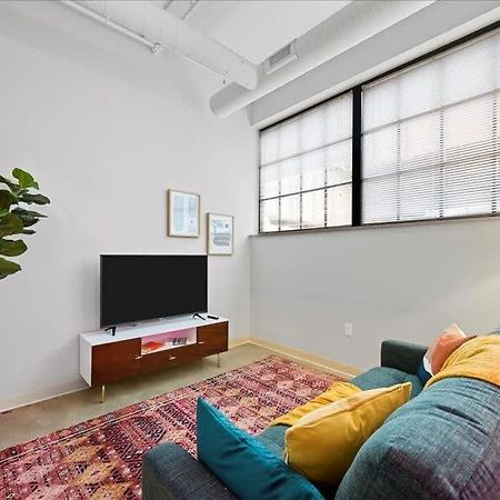Cozysuites Roomy 1Br, Downtown ピッツバーグ エクステリア 写真