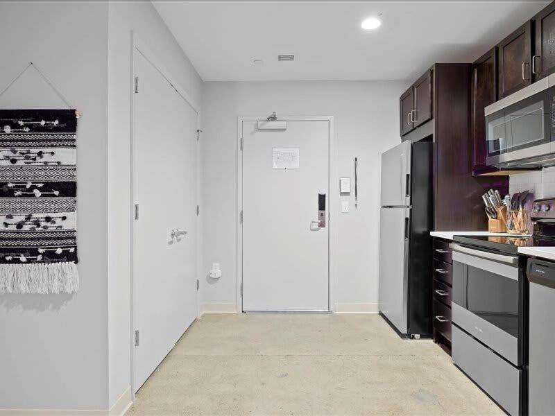 Cozysuites Roomy 1Br, Downtown ピッツバーグ エクステリア 写真