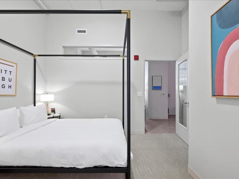 Cozysuites Roomy 1Br, Downtown ピッツバーグ エクステリア 写真