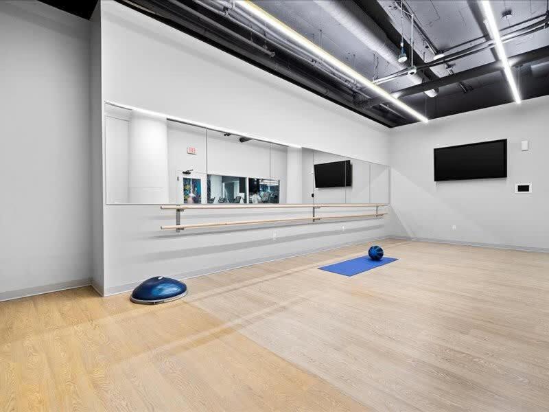 Cozysuites Roomy 1Br, Downtown ピッツバーグ エクステリア 写真